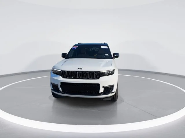 Used 2024 White Jeep Summit image 2