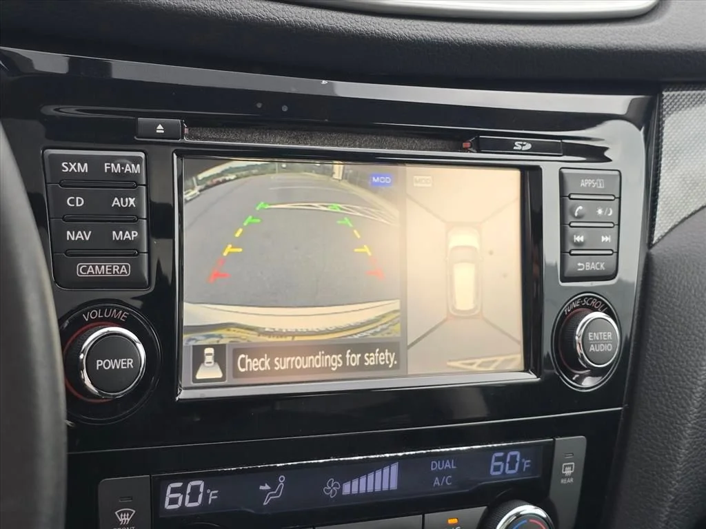 Used 2015 White Nissan SL image 5