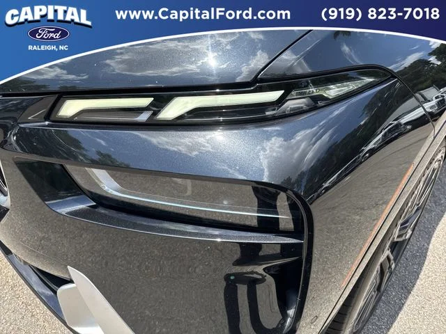 Used 2023 Black BMW xDrive40i image 11