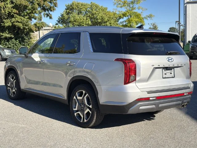 Used 2024 Silver Hyundai SEL image 11