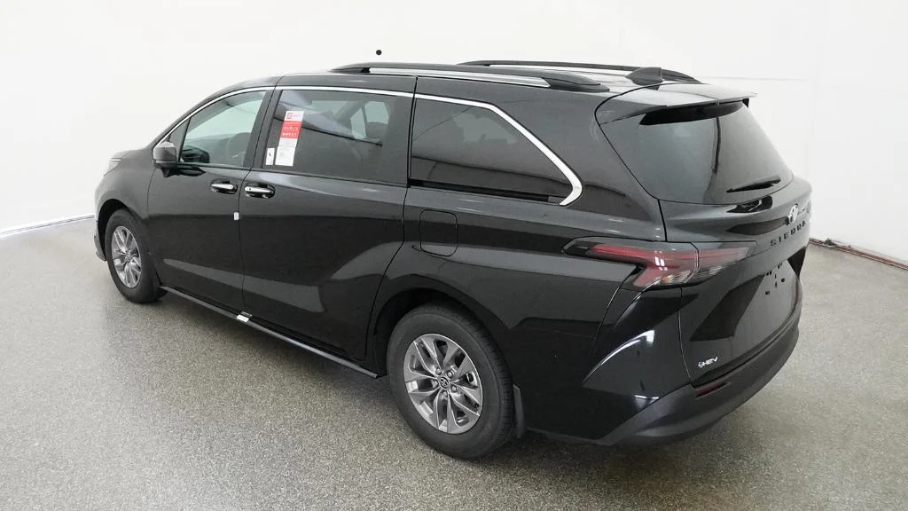 New 2026 Midnight Black Metallic Toyota XLE image 5
