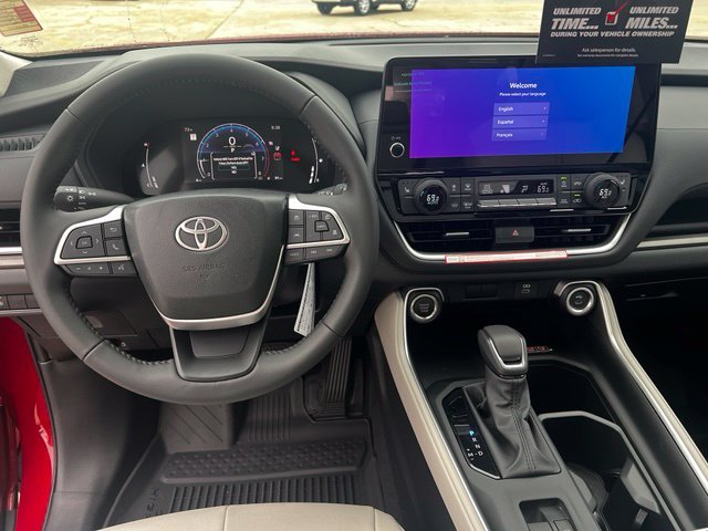 New 2026 Ruby Flare Pearl <sup>1</sup> Toyota  XLE image 19