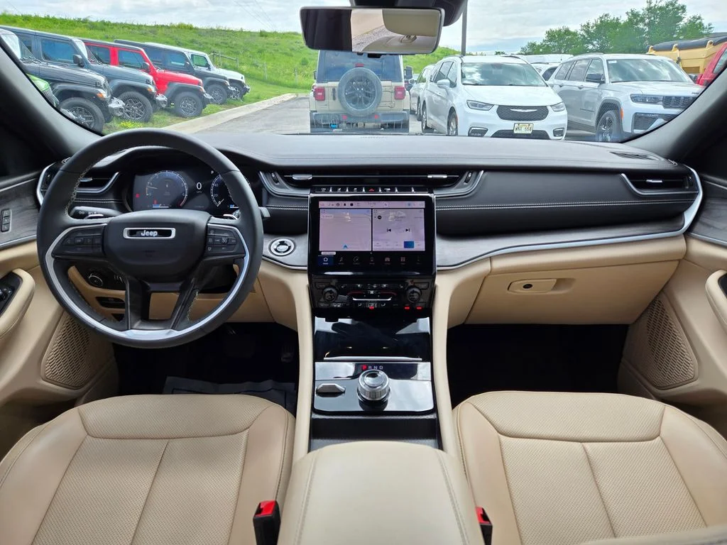 Used 2024 Black Jeep Limited image 19
