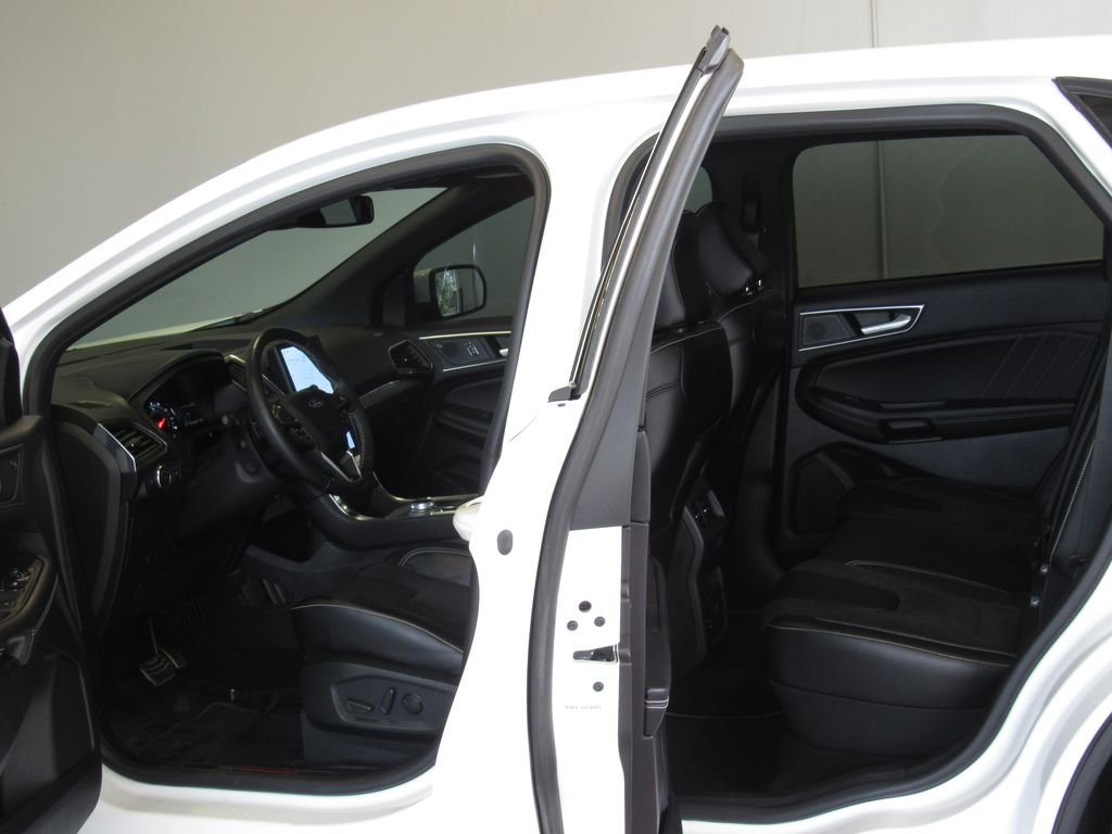 2022 Ford Edge ST - Photo 13