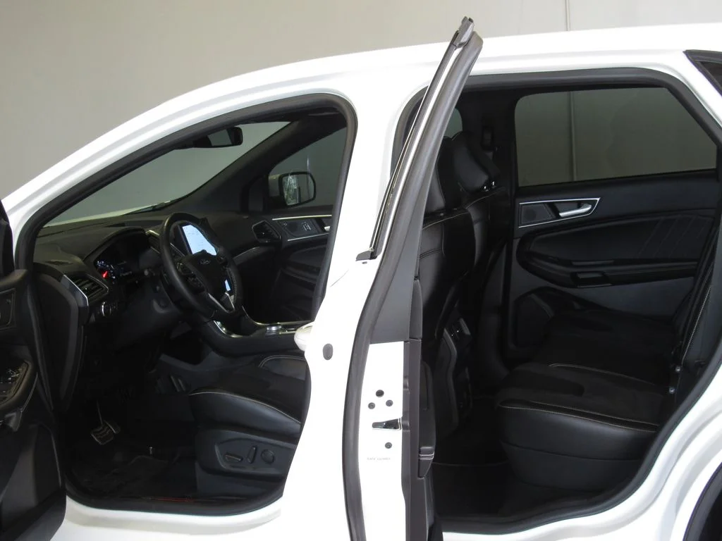2022 Ford Edge ST - Photo 13
