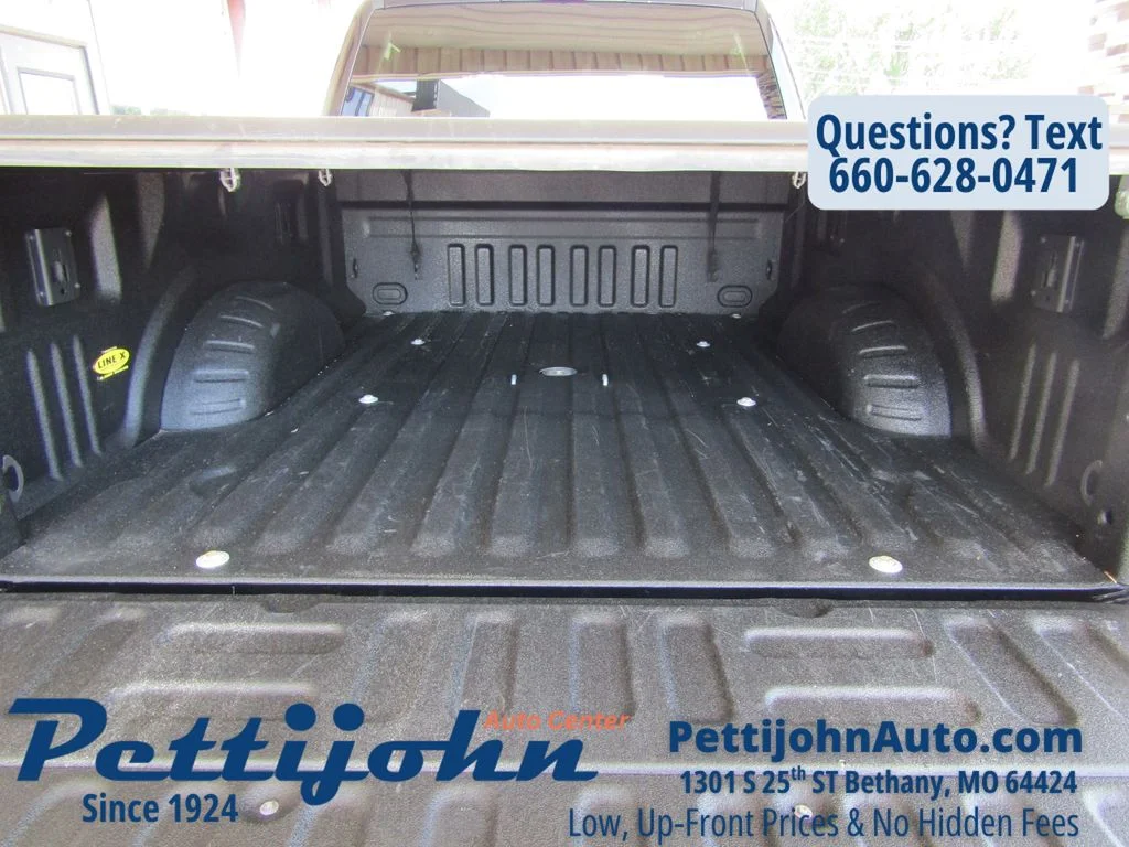 Used 2022 Black Metallic Ford XLT image 16
