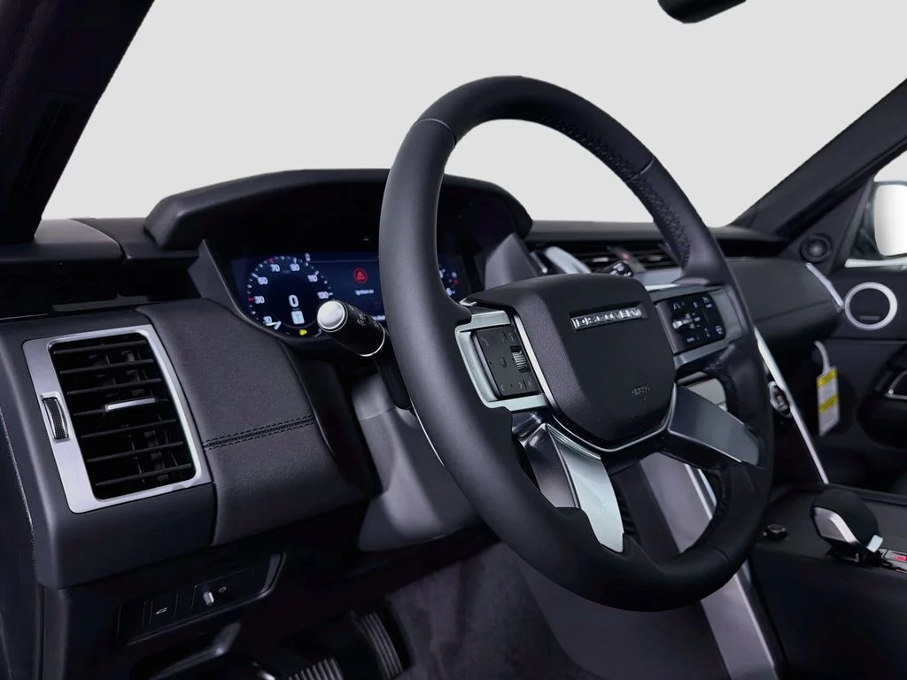 New 2026 Fuji White Land Rover S image 9