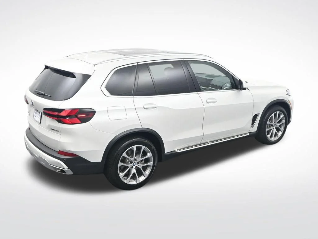 Certified Used 2025 White Metallic BMW xDrive40i image 28