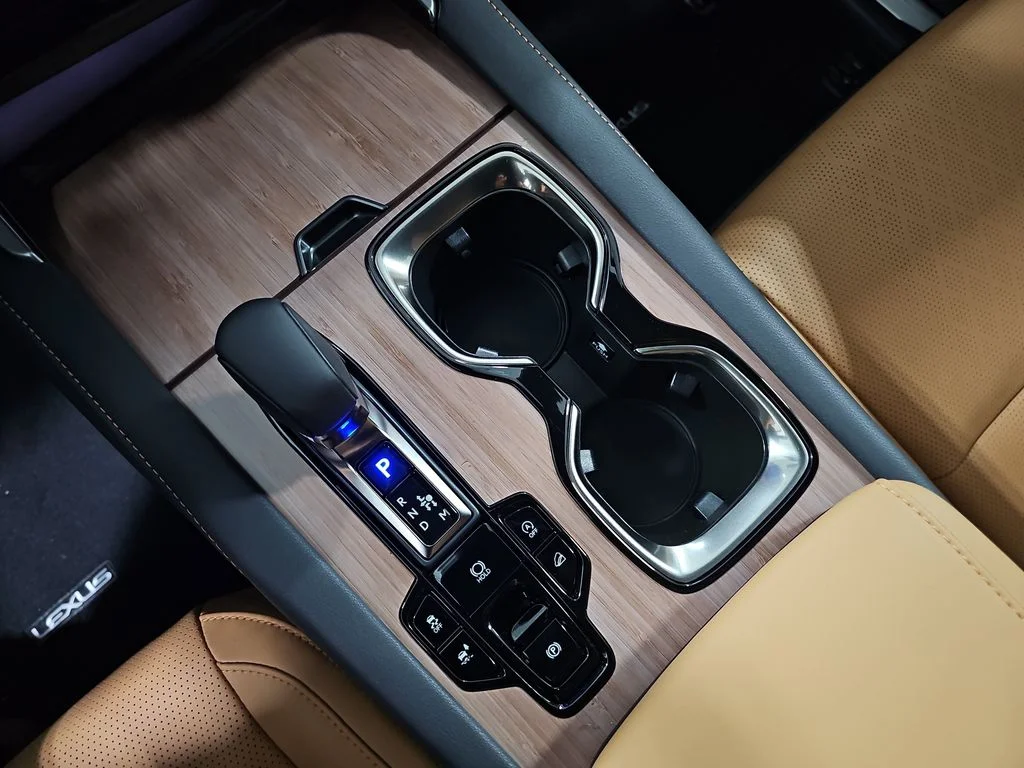 New 2026 Iridium Lexus PREMIUM PLUS image 24