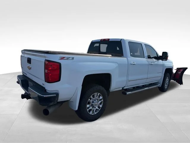 Used 2016 SUMMIT WHITE Chevrolet LTZ image 6