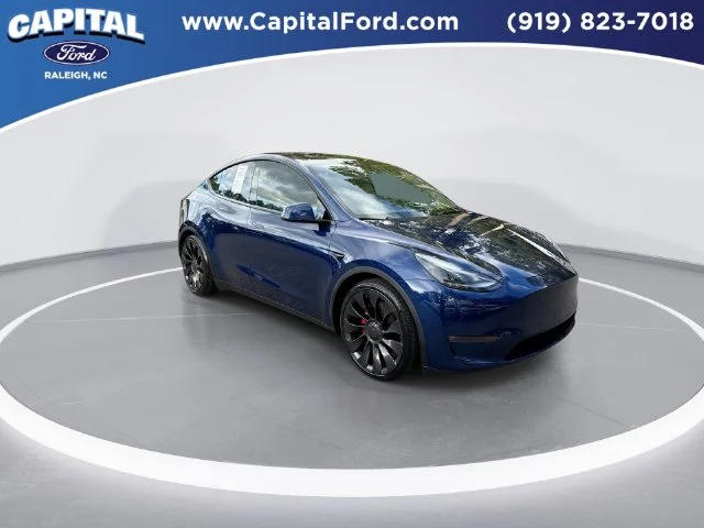 Used 2023  Tesla Performance image 2