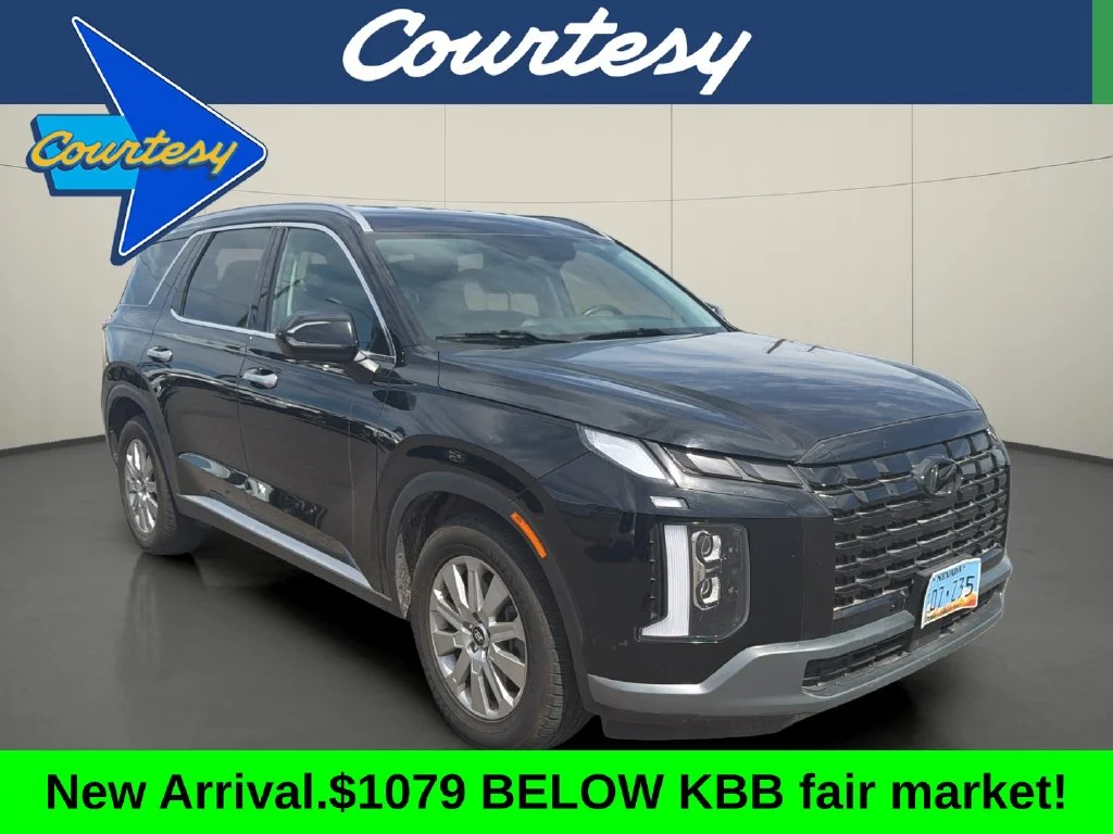 Used 2024 Black Hyundai SEL image 1