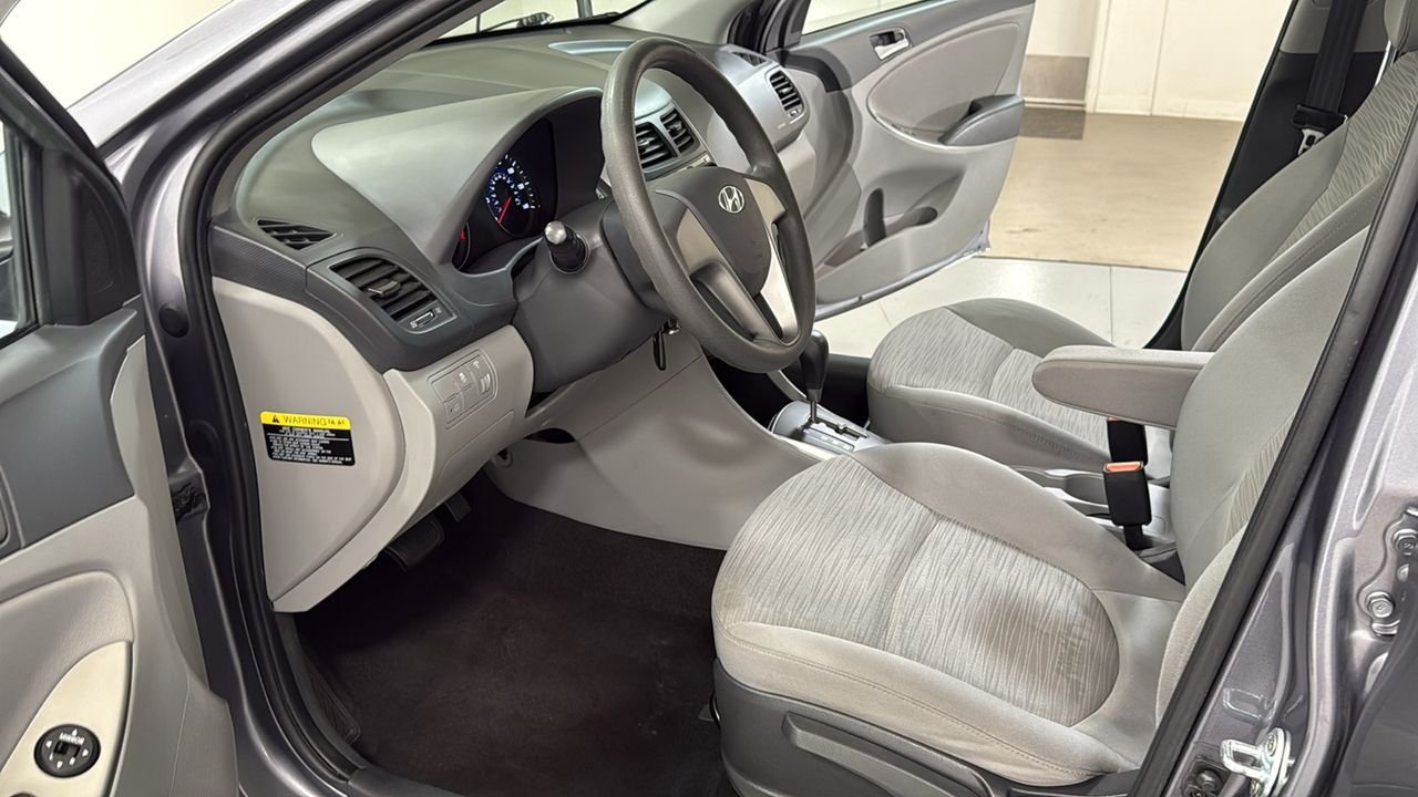 Used 2017 Gray Hyundai SE image 12