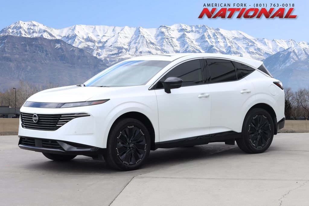 Used 2025 Everest White Pearl Tricoat Nissan Platinum image 1