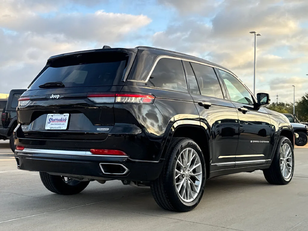 Used 2024 Black Jeep Summit image 8