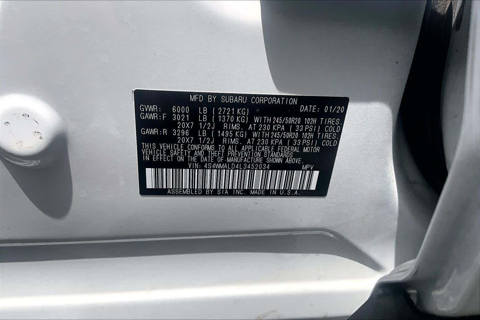 Used 2020 Crystal White Pearl Subaru Limited image 34