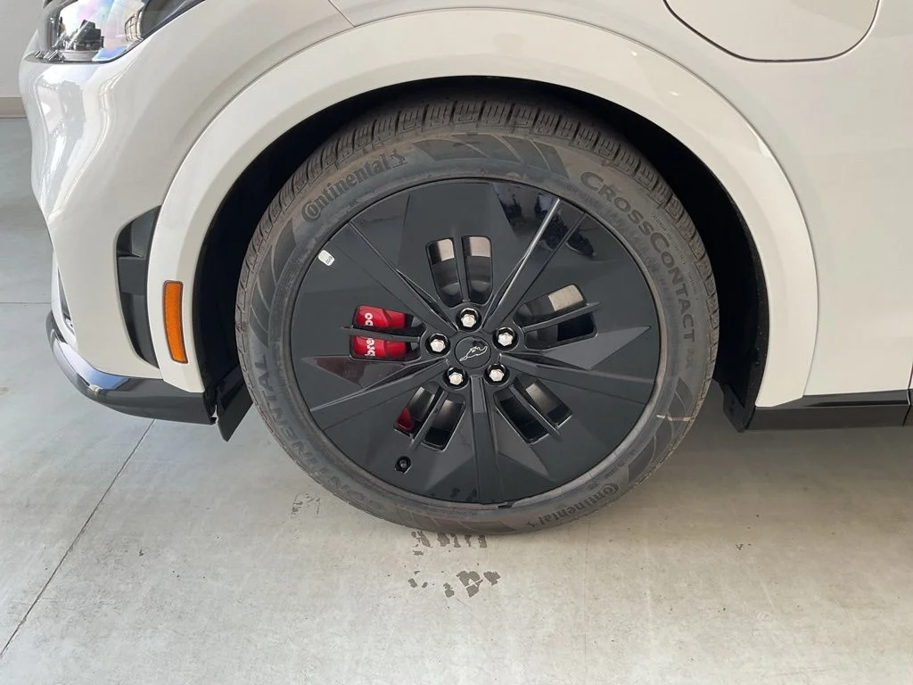 New 2026 Star White Metallic Tri-coat Ford GT image 24