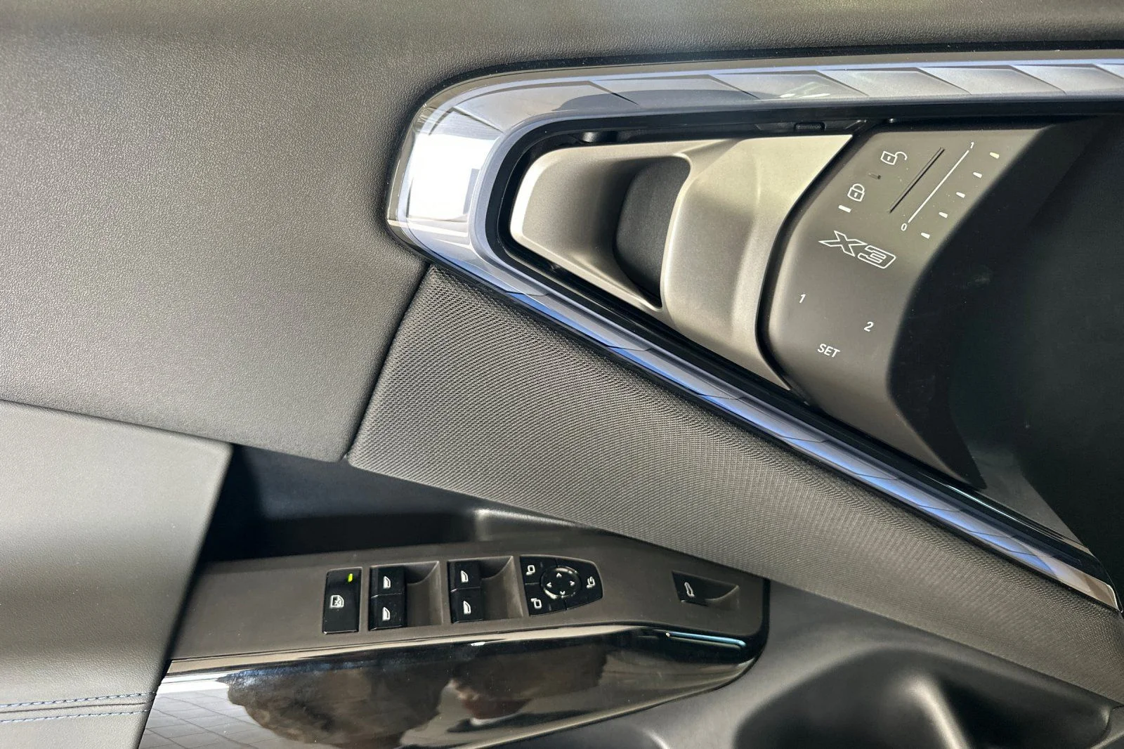 New 2026 Dune Grey Metallic BMW 30 xDrive image 8