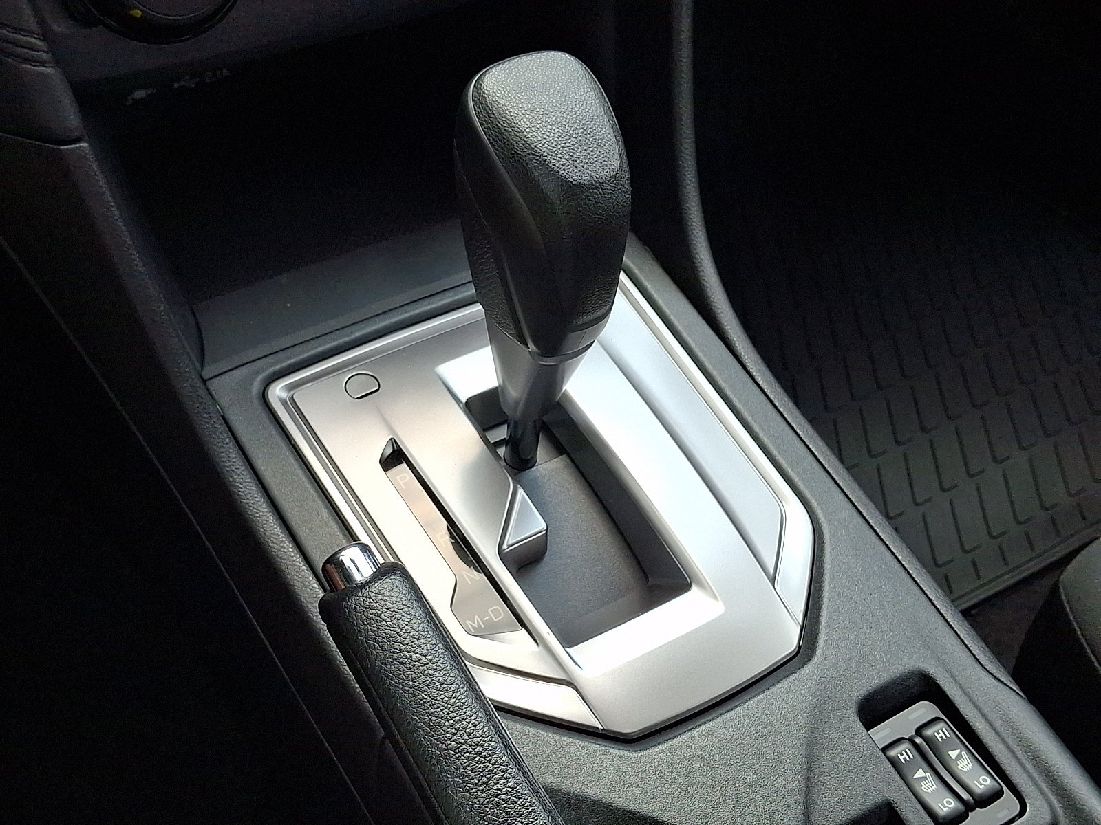 Used 2023 Ice Silver Metallic Subaru Premium image 15