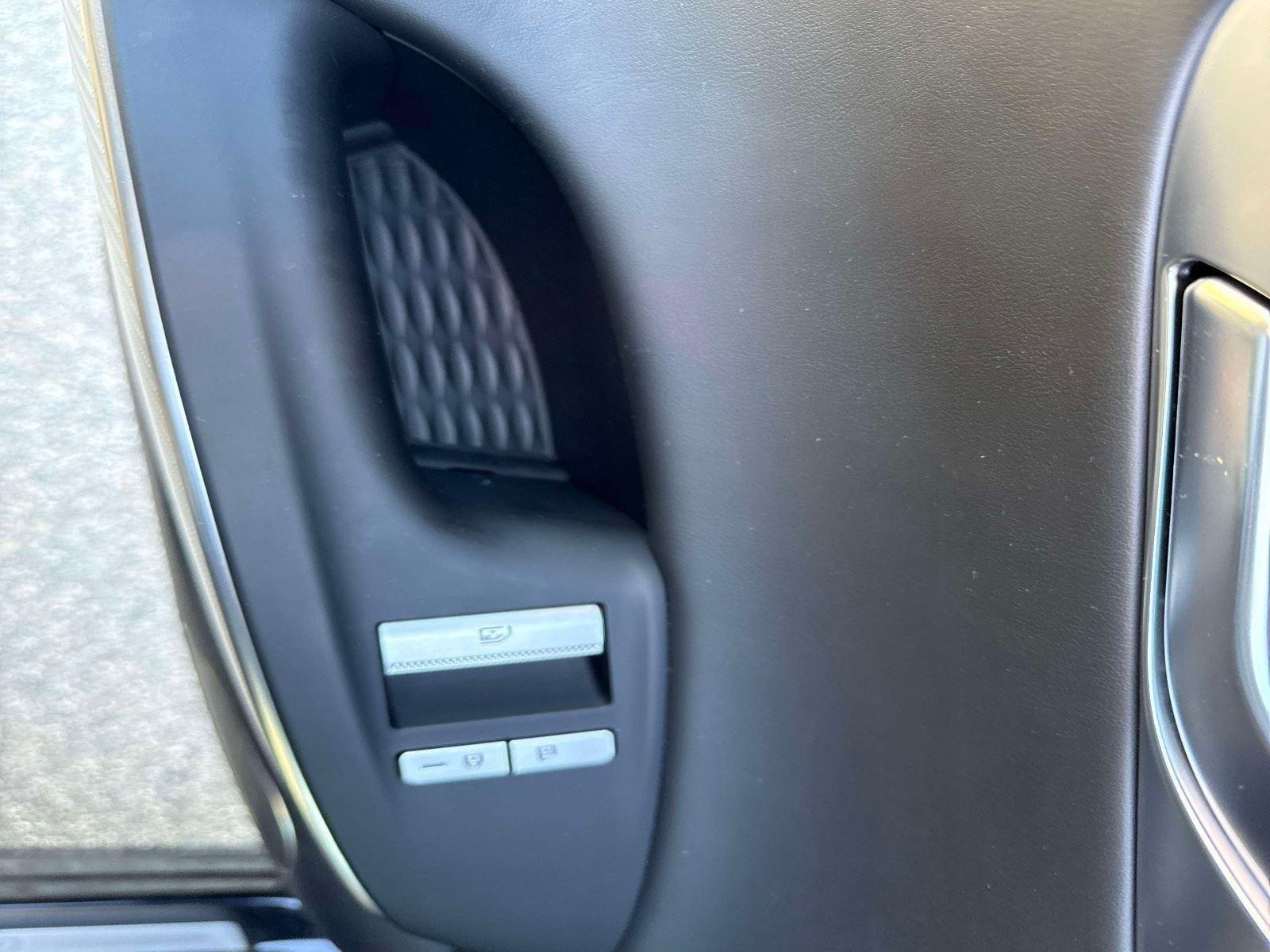 2024 GENESIS GV70 Sport - Photo 12