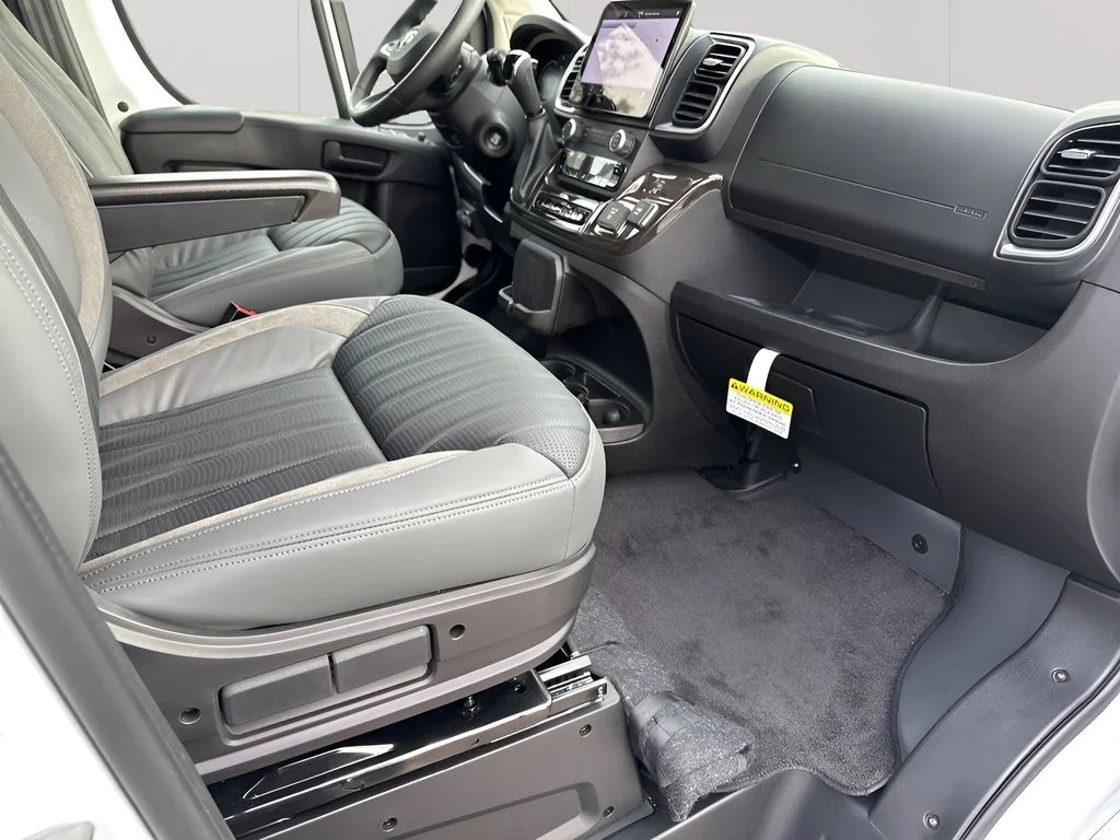 2025 RAM ProMaster Window Van Base - Photo 18