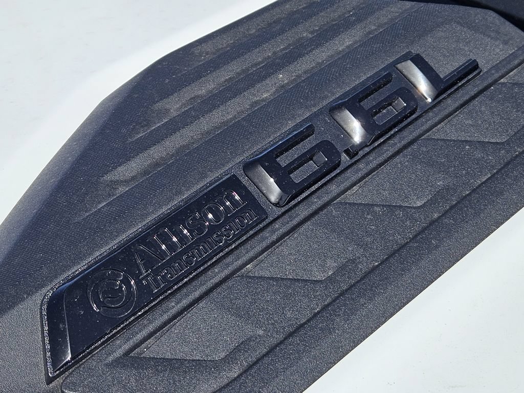 New 2026 Summit White Chevrolet LT image 8