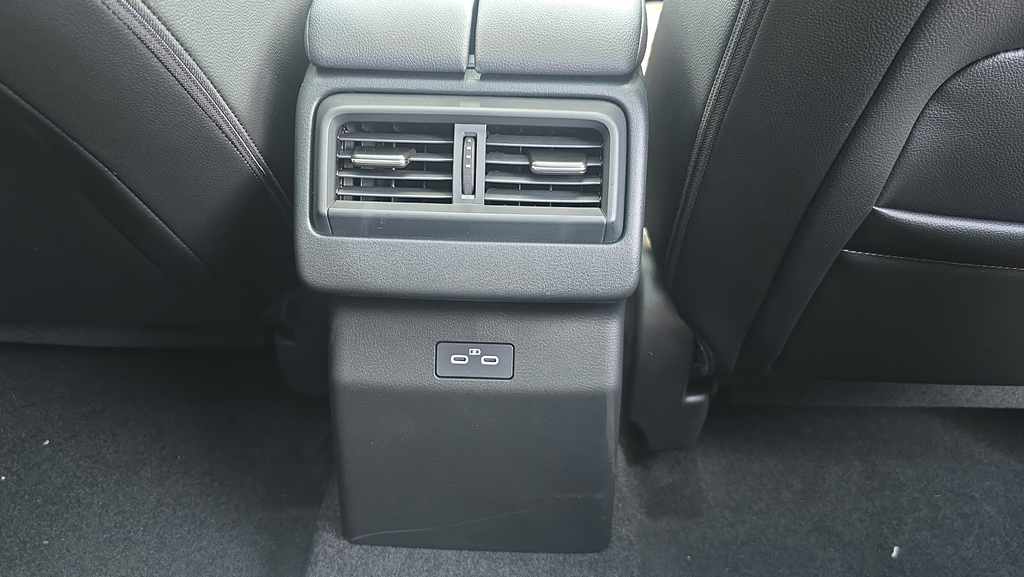 New 2026 Wind Chill Pearl Mazda Premium image 26