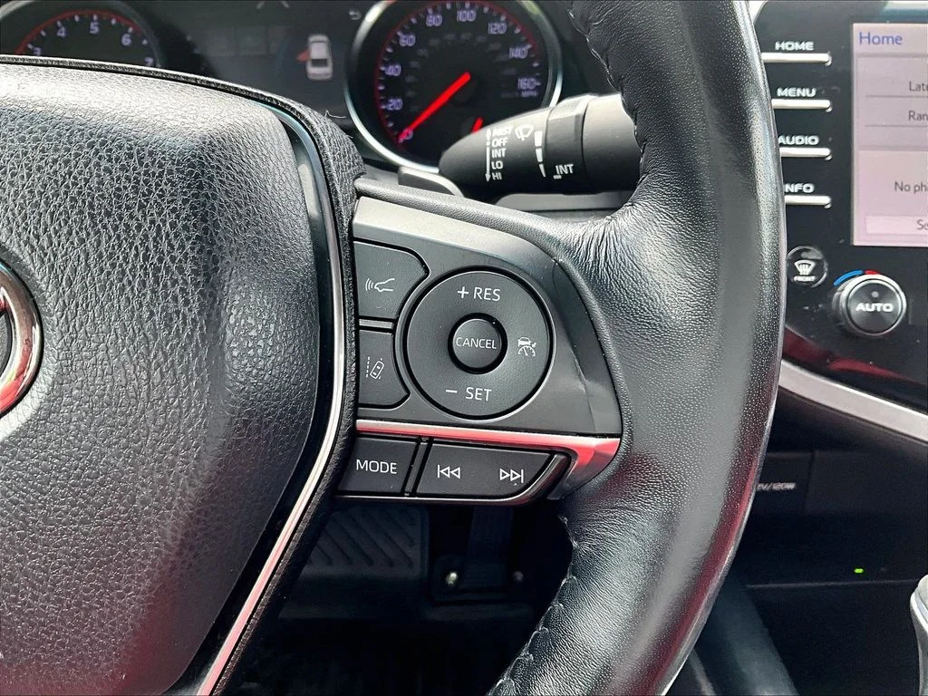 Used 2018 Black Toyota XSE V6 image 24