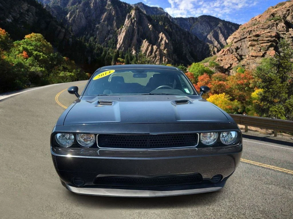 Used 2014 Black Dodge SXT image 6