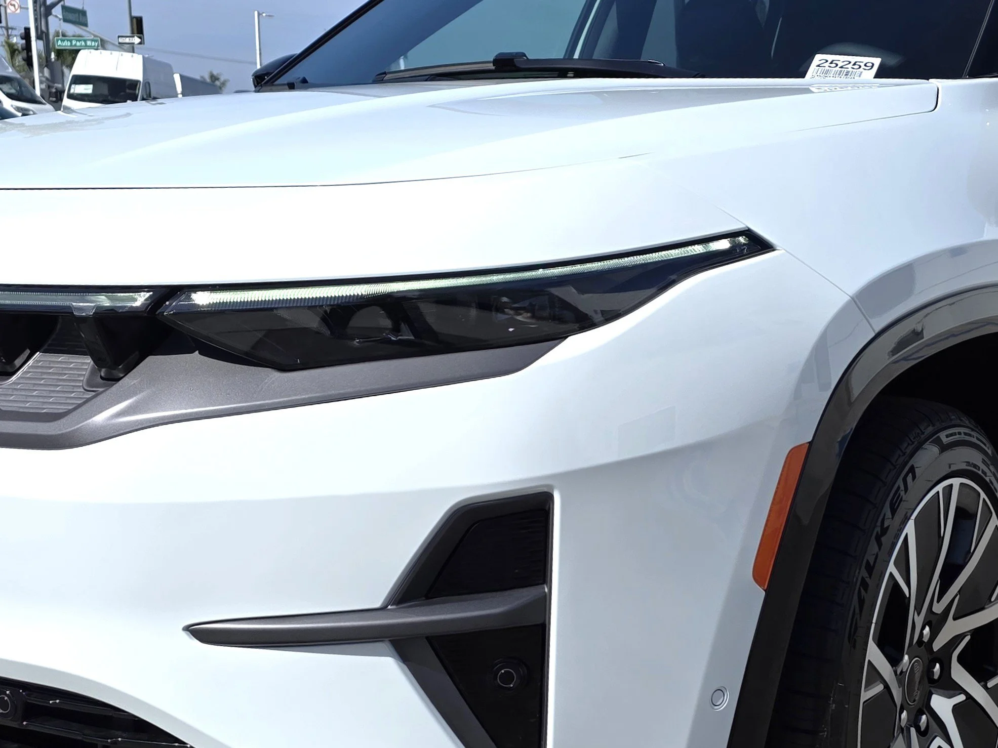 New 2025 Bright White Clearcoat Jeep Limited image 8