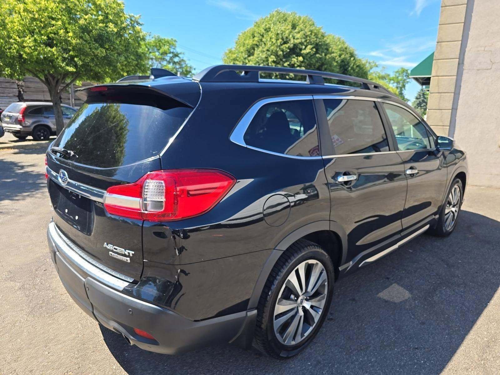 Used 2019 Crystal Black Silica Subaru Touring image 3