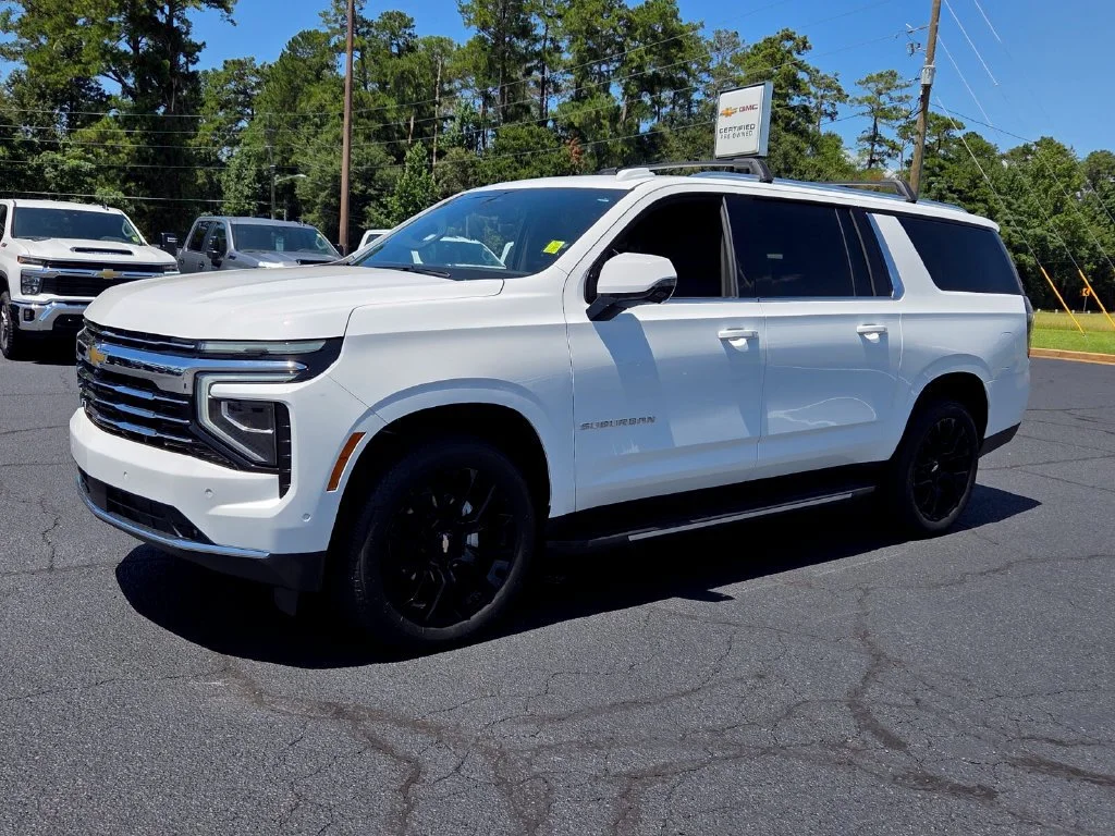 Used 2026 Summit White Chevrolet LT image 3