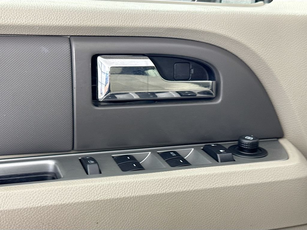 Used 2013 Ingot Silver Ford XLT image 20