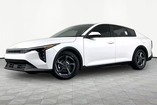 New 2026 Snow White Pearl Kia LXS image 1