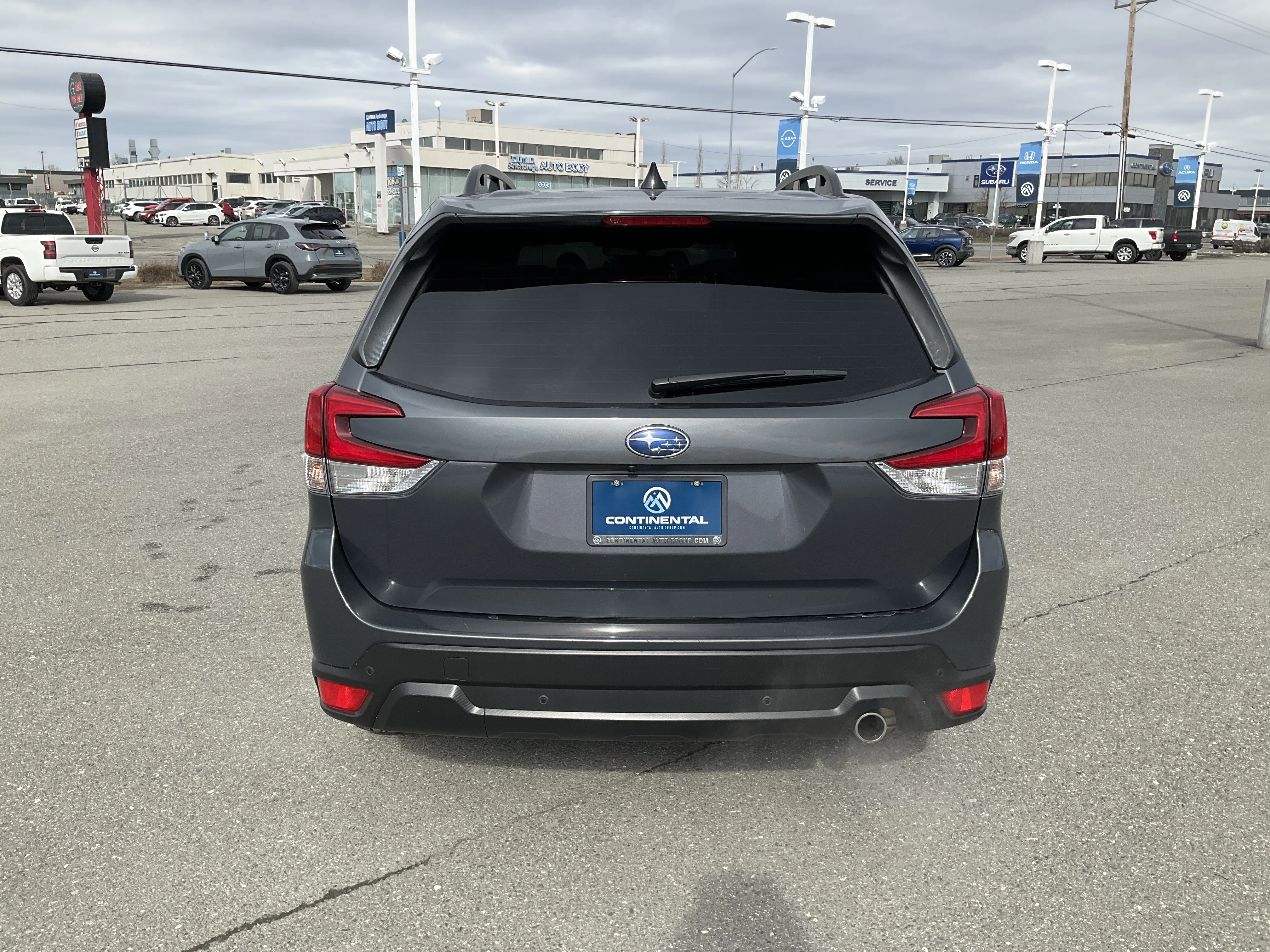 Used 2024 Magnetite Gray Metallic Subaru Limited image 4