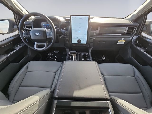 2025 Ford F-150 Lightning Flash - Photo 10