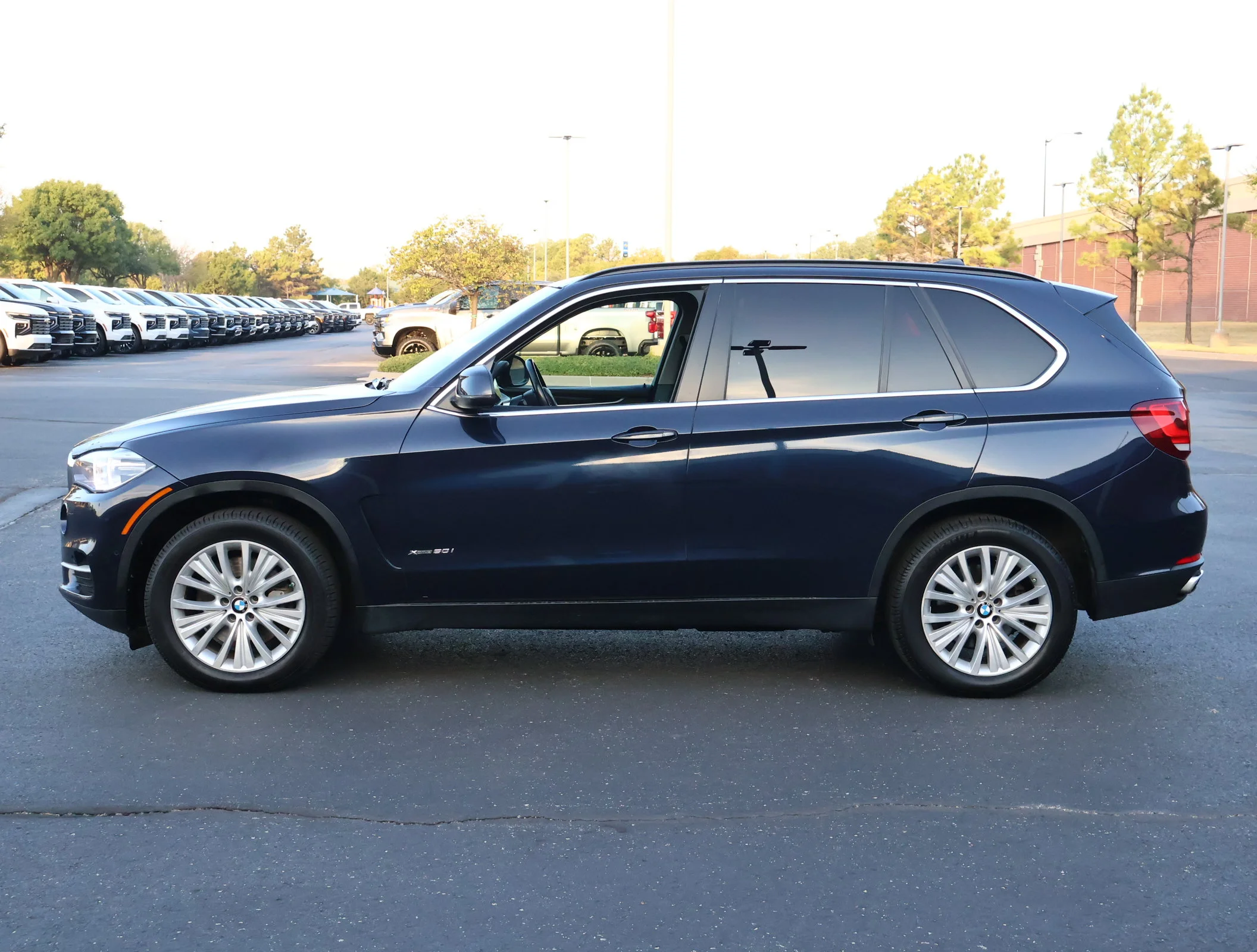 Used 2015 Blue BMW xDrive50i image 35