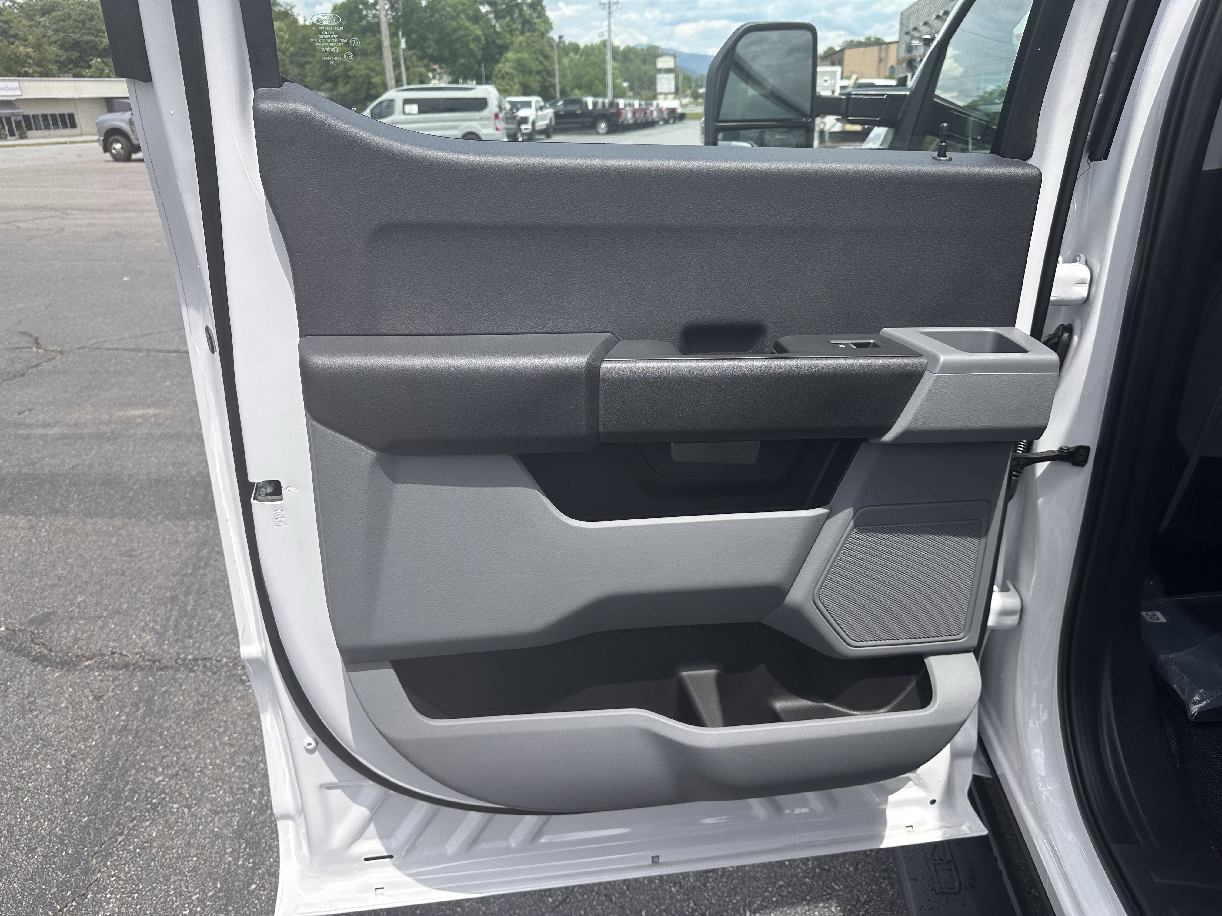 New 2026 Oxford White Ford F-250® XL image 12