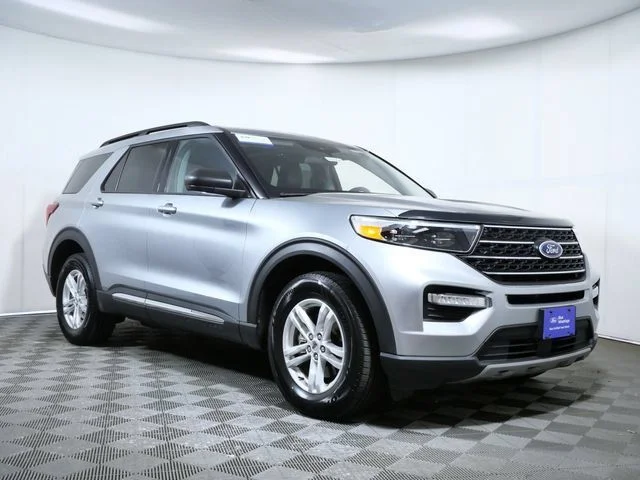 Used 2024 Silver Ford XLT image 1
