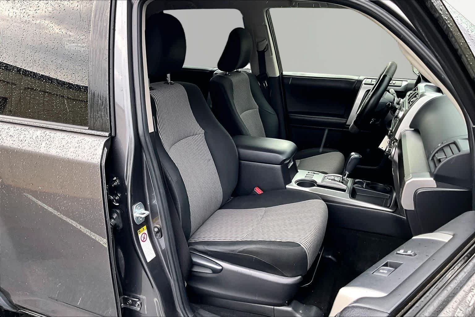 Used 2016 Magnetic Gray Metallic Toyota SR5 image 8