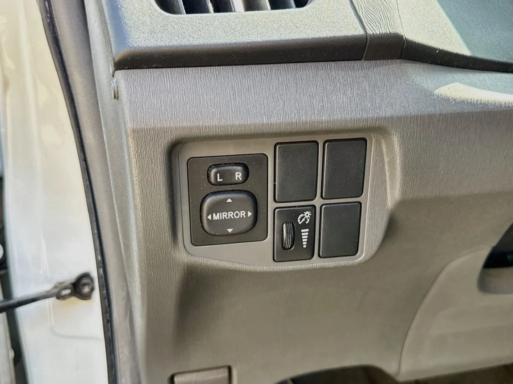 Used 2011 Blizzard Pearl Toyota Two image 9