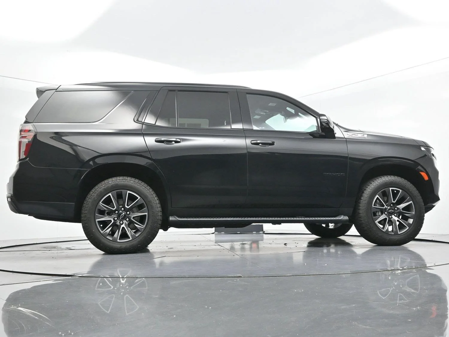 Used 2024 Black Chevrolet Z71 image 59