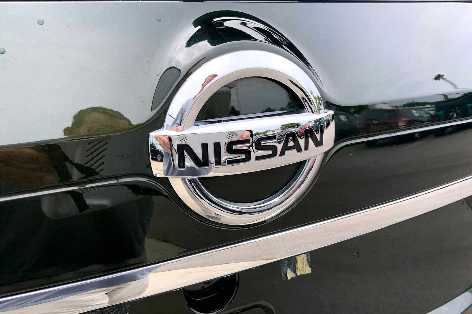 Used 2019 MIDNIGHT PINE M Nissan SV image 32