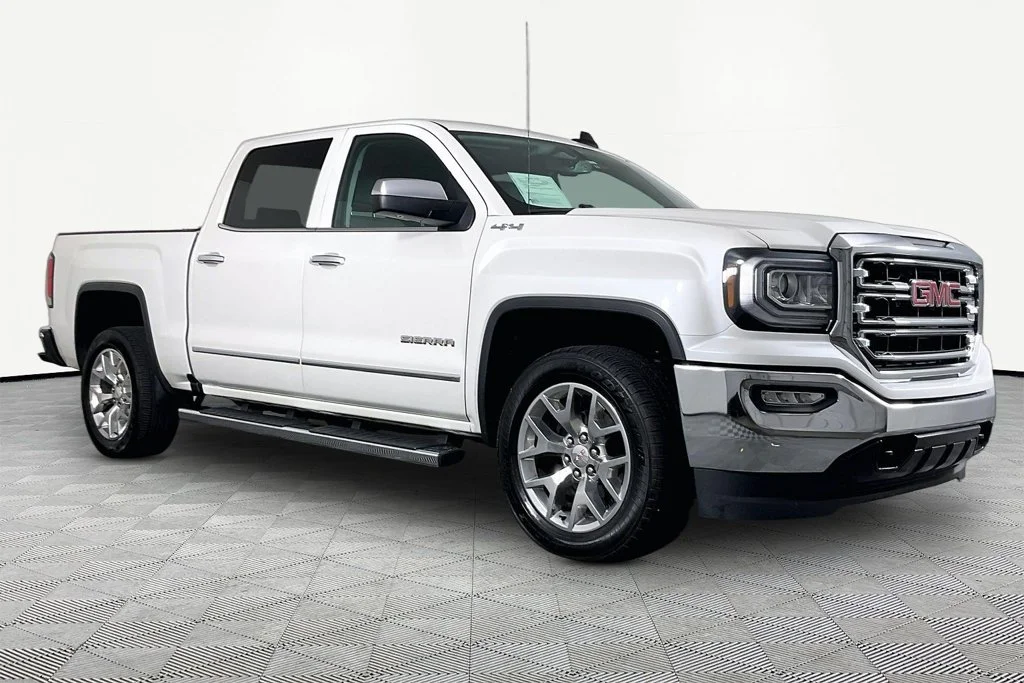 Certified Used 2018 White GMC SLT image 3
