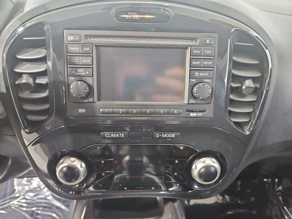 Used 2013 Red Nissan SL image 19