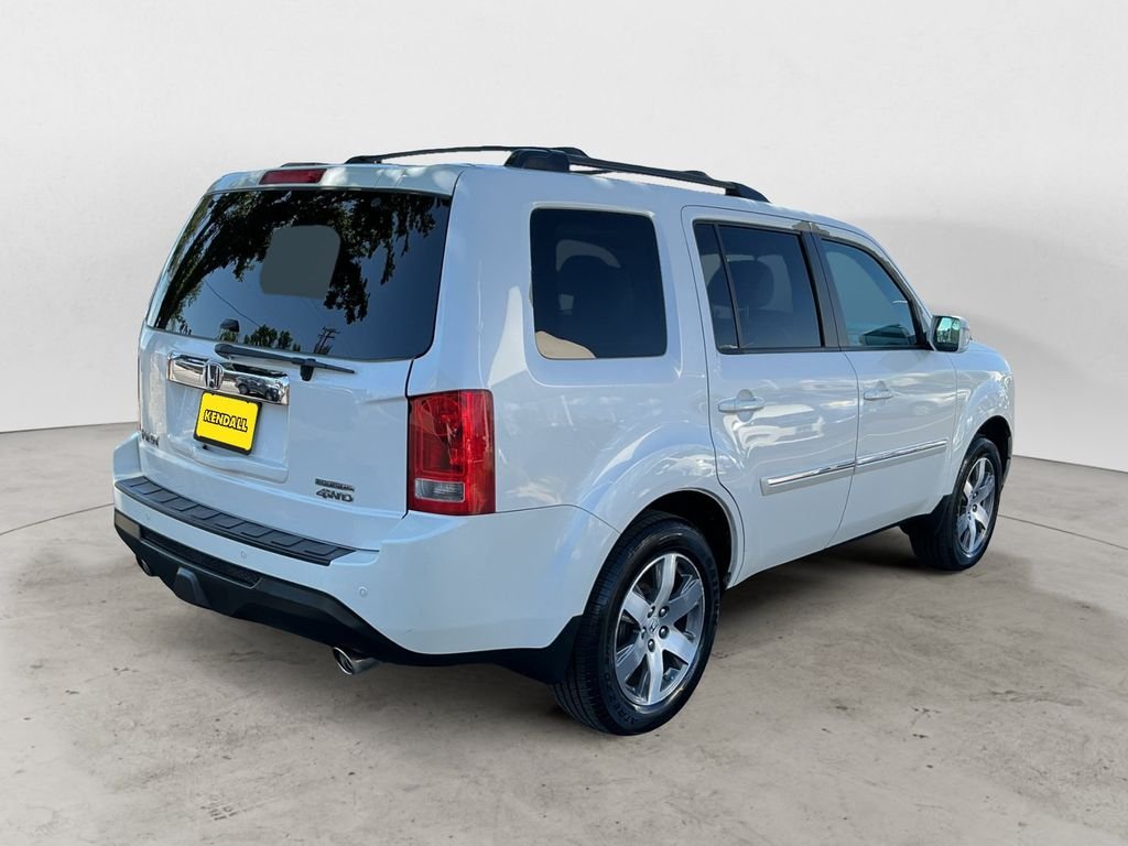 Used 2013 White Honda Touring image 5
