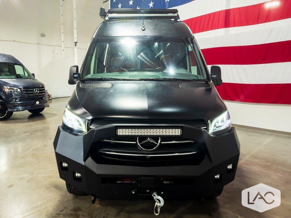 Used 2024 MATTE BLACK WRAP/ARTIC WHITE 27NORTH AWD | FALCON Shocks| Lithionics Batteries image 13