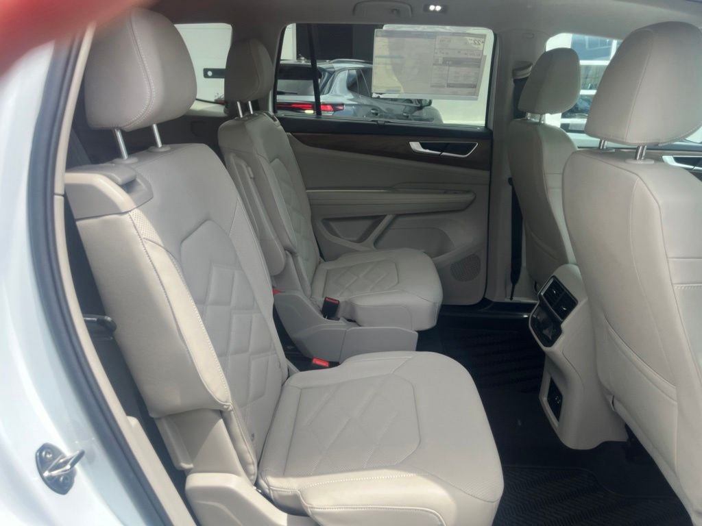 Used 2026 White Volkswagen 2.0T SE w/Technology image 14