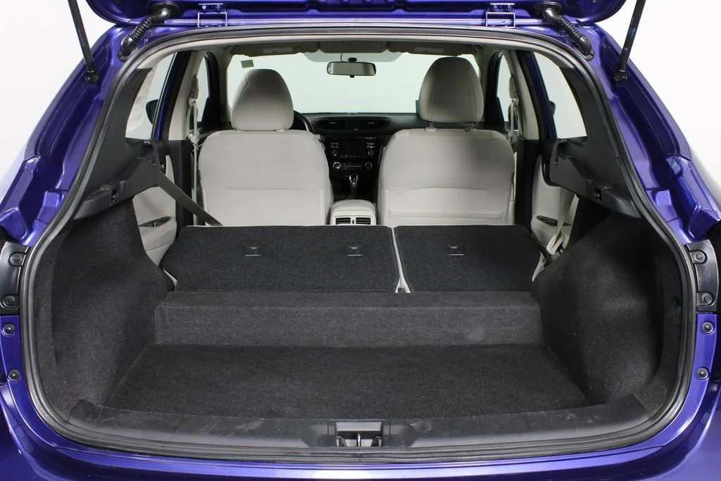 Used 2017 Blue Nissan S image 8
