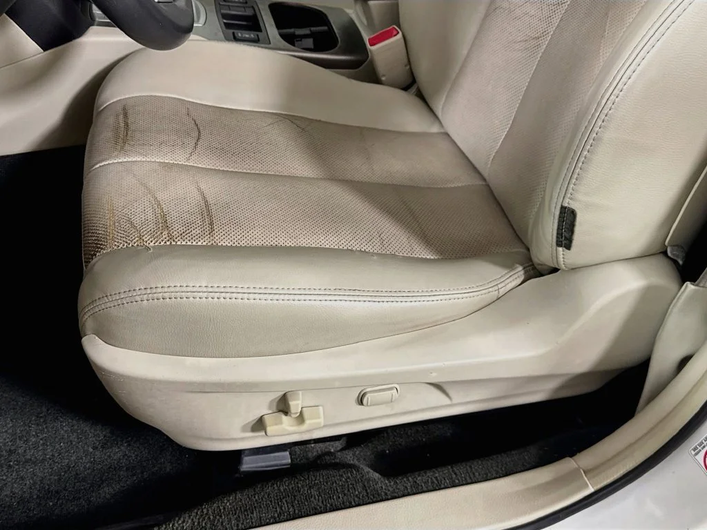 Used 2014 White Subaru 2.5i image 23
